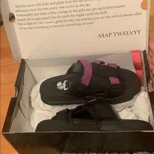 NWOT LYBB VERSEONE SLIDES - RED/BLK